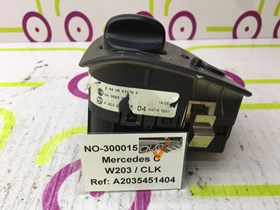 Comutador  Mercedes C220 / CLK 2.2 143Cv de 2001 - Ref OEM :  A2035451404